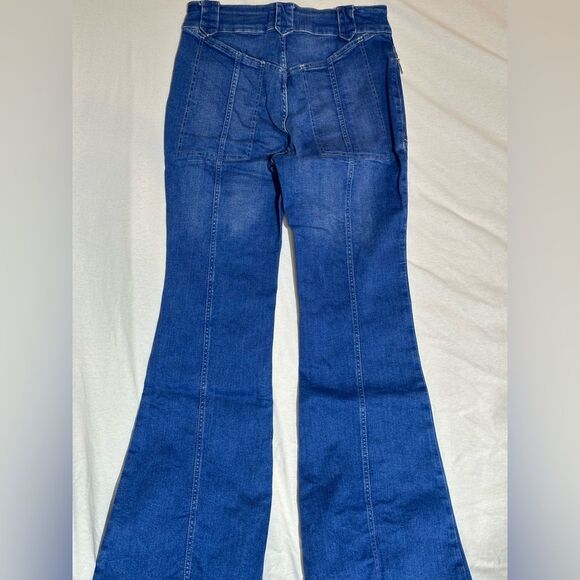 We The Free Women’s Flares Jeans CUT off - Picture 2 of 7